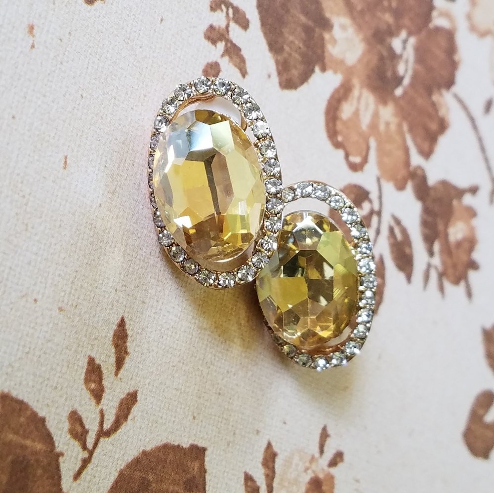 Gold Crystal clip-on earrings - Picture 1 of 2